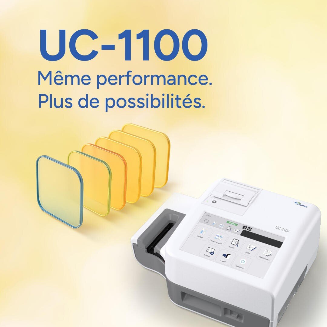 Un dispositif médical portant la référence UC-1100 est posé à côté de cinq carreaux carrés jaunes translucides. Le texte en français au-dessus indique : Même performance. Plus de possibilités. Le fond est jaune pâle.