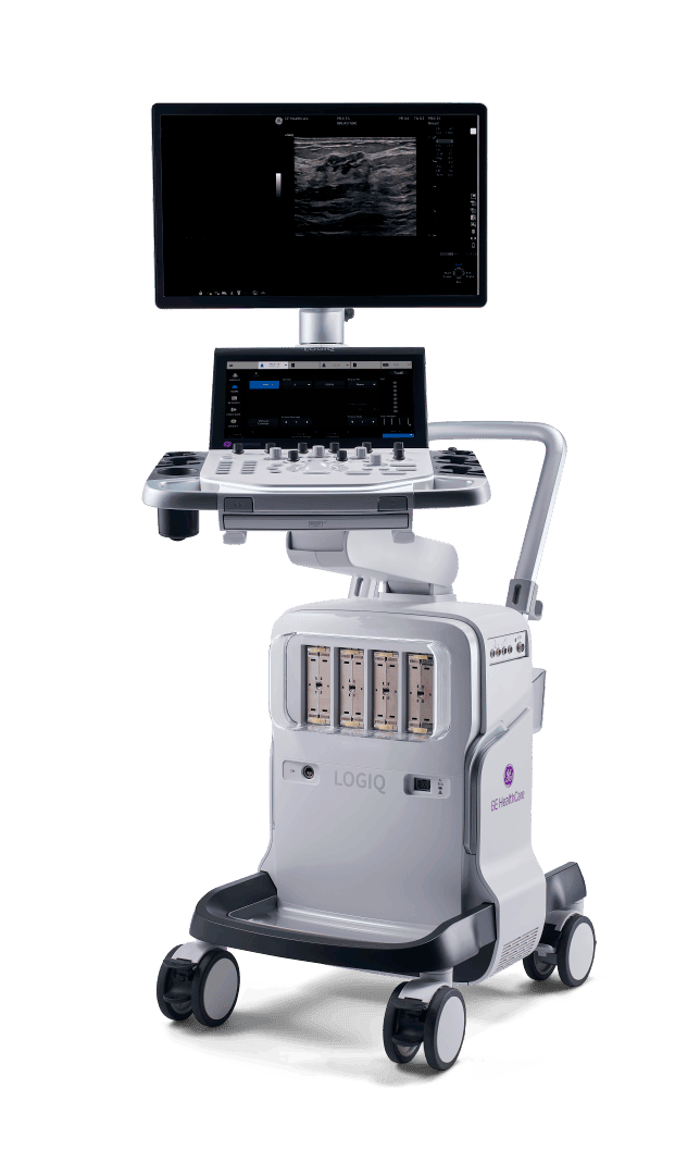 Un échographe médical moderne avec deux écrans, un panneau de commande, plusieurs ports et des roues pour la mobilité, présenté sur un fond blanc uni.
