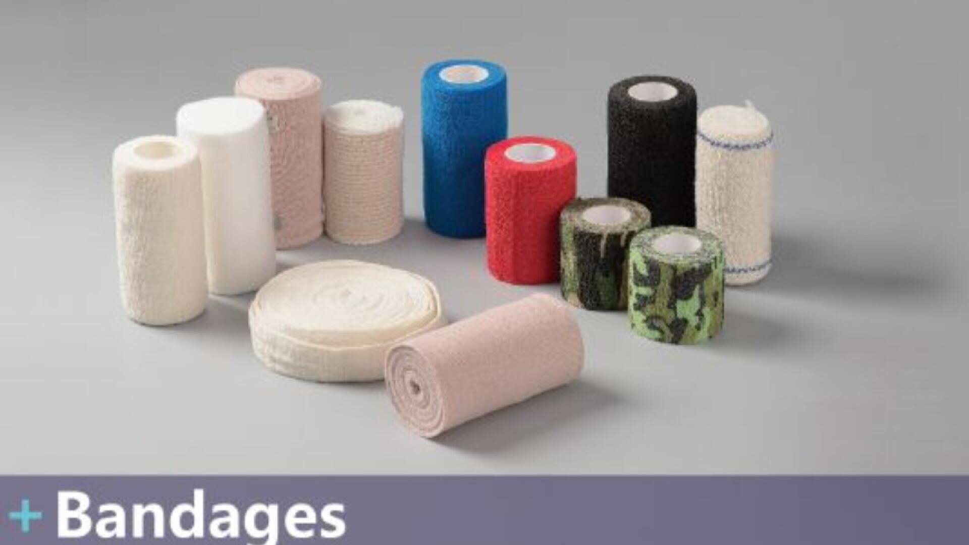 Des pansements roulés de tailles, de couleurs et de motifs différents sont disposés sur une surface grise. Le mot "Bandages" apparaît au bas de l'image.