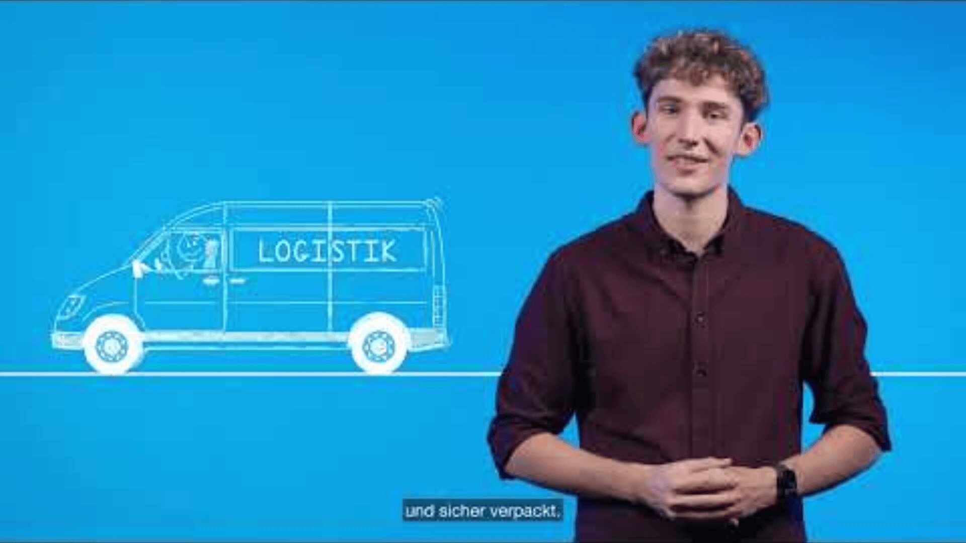 Un jeune homme se tient devant un fond bleu avec une camionnette illustrée portant l'inscription LOGISTIK. Des sous-titres allemands apparaissent en bas et l'homme sourit en joignant les mains.