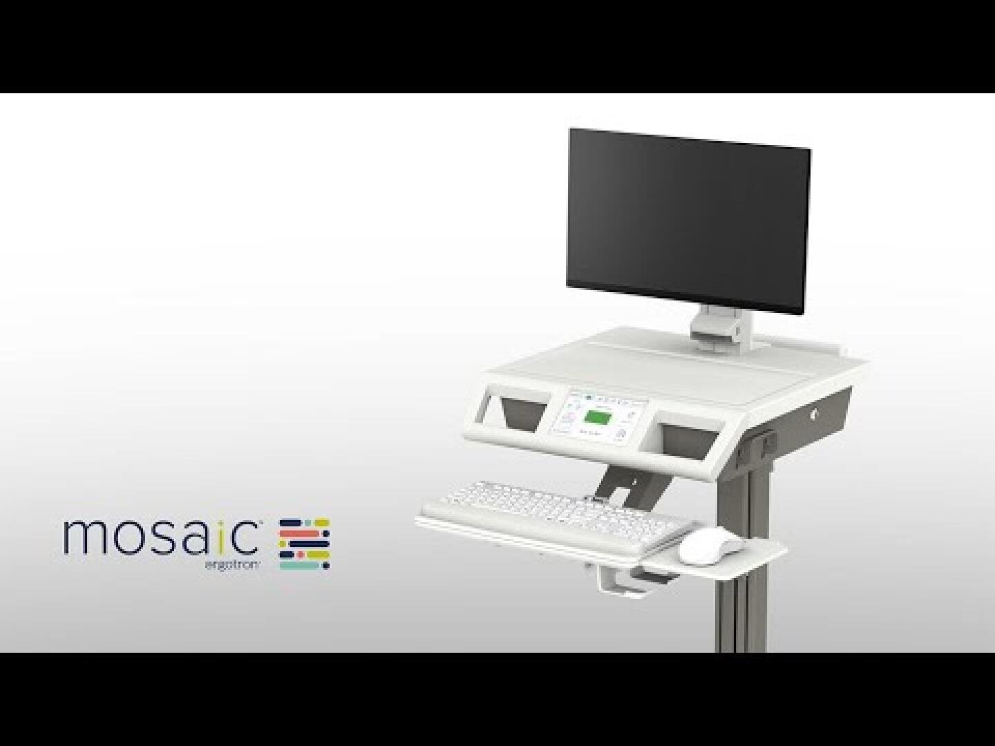 Ein weißer Computerarbeitsplatz für den medizinischen Bereich mit Monitor, Tastatur und Maus. Auf der linken Seite des Bildes ist das Wort „Mosaic“ mit einem bunten Logo zu sehen. Der Hintergrund ist schlicht weiß.