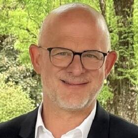Dr. Philipp Balscheit