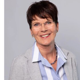 Bernadette Kiener
