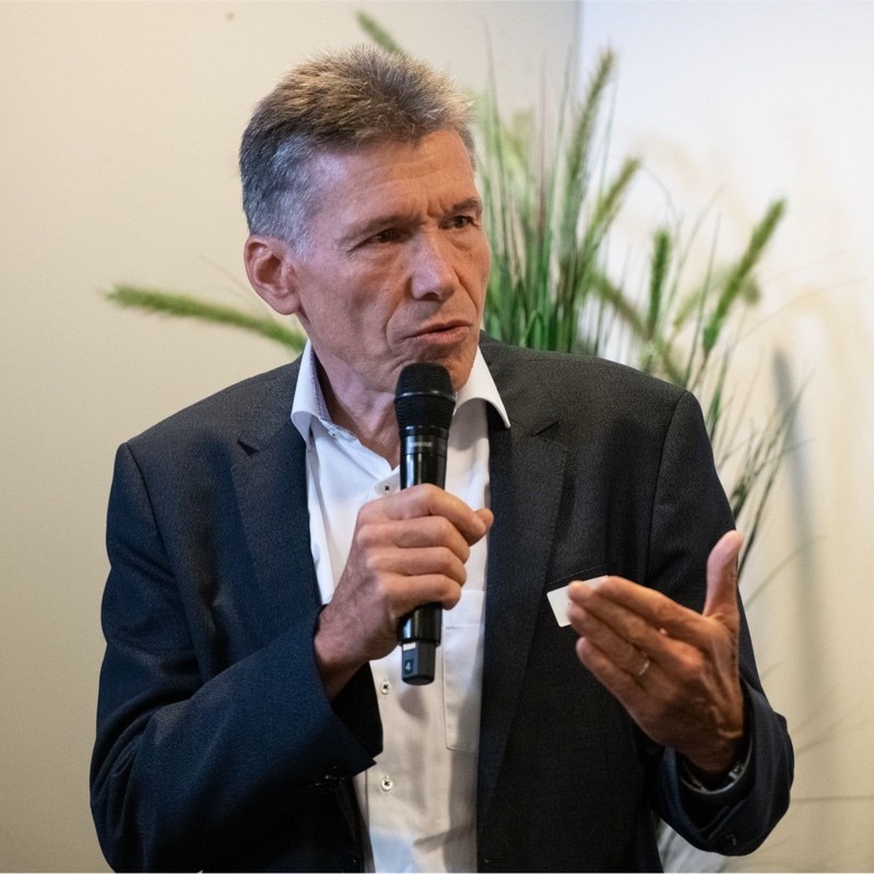 Host: Felix Schneuwly