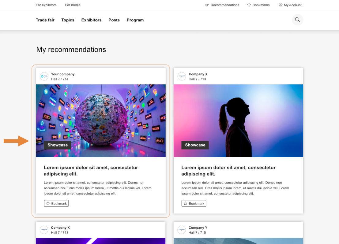 Une page web intitulée Mes recommandations présente des cartes d'événements. La carte de gauche représente un grand globe avec des écrans numériques et est mise en évidence par un cadre et une flèche orange. La carte de droite montre la silhouette d'une personne sur fond de lumières colorées.